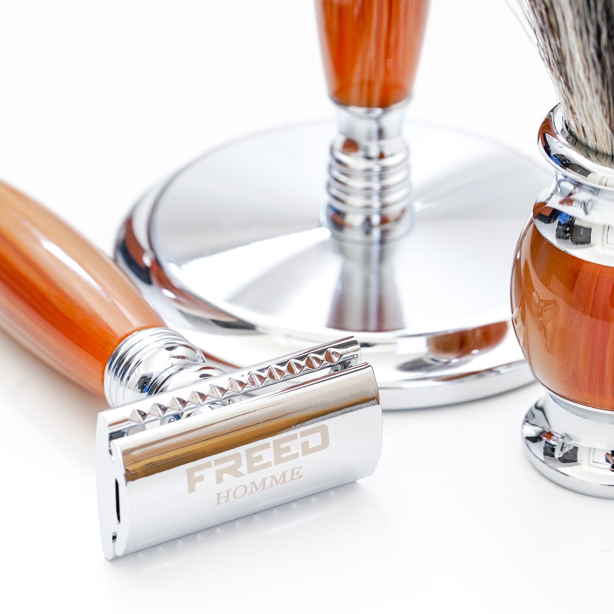 FREED Luxury Four-Piece Shaving Set for Men - AMBER