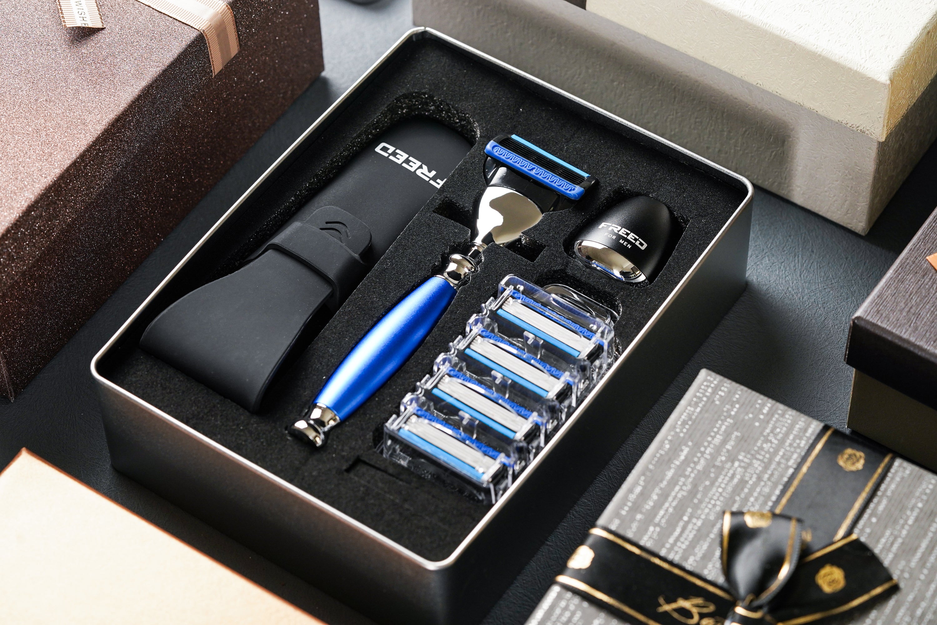 FREED Five-Blade Safety Razor Four Pieces Travel Set - blue