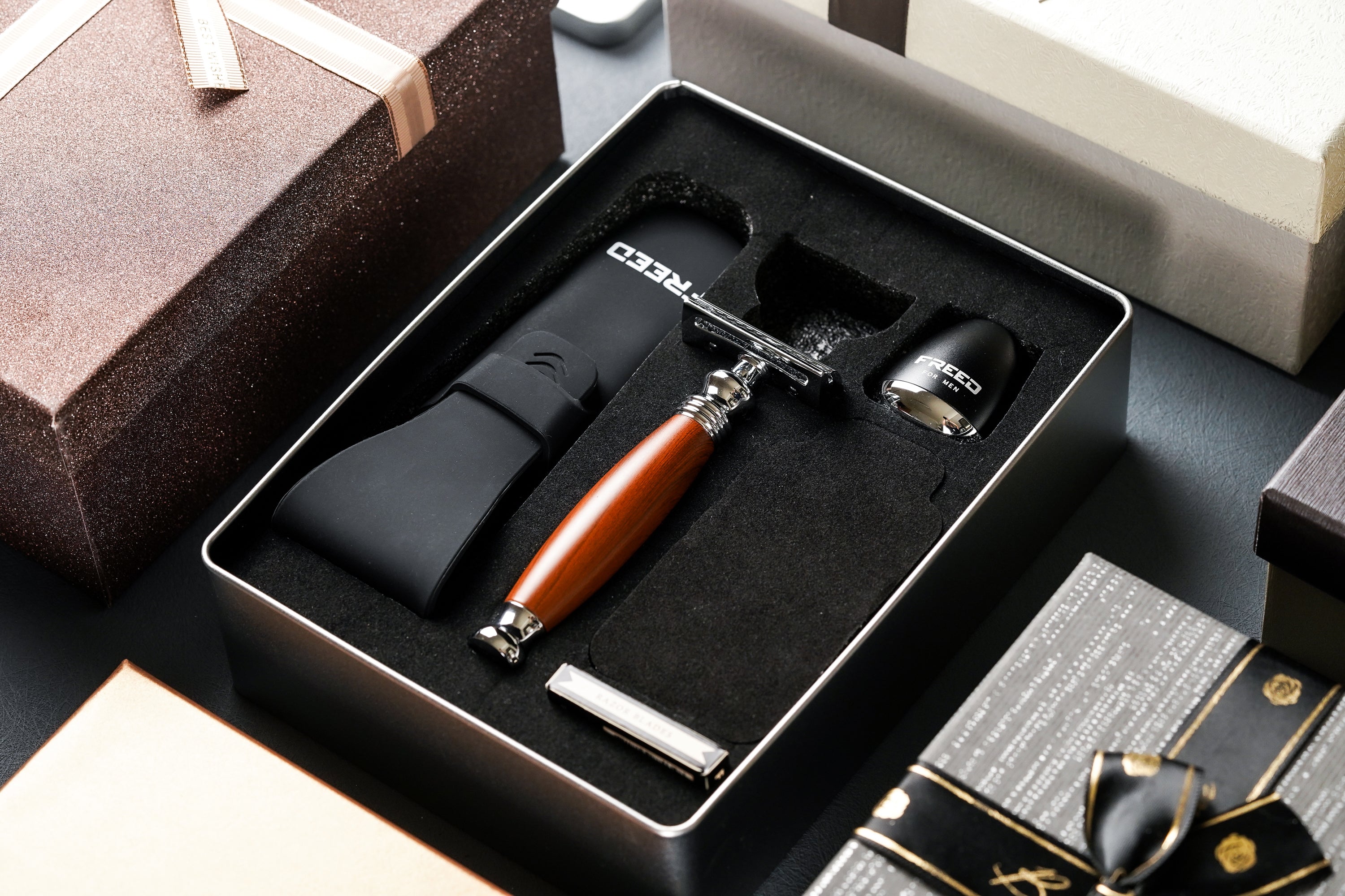 FREED Travel Four-Piece Safety Razor Gift Set - NutBrown