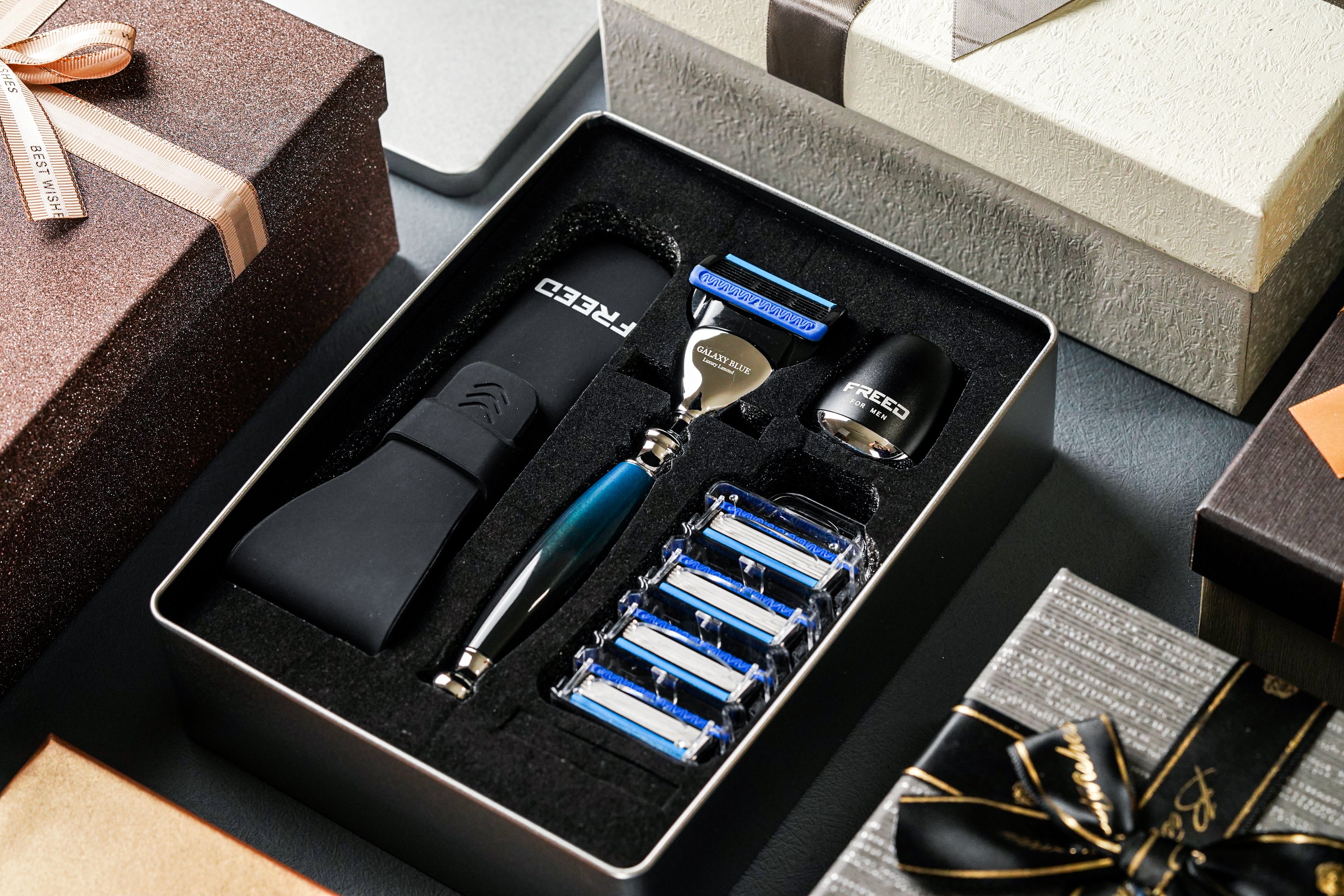 FREED TRAVEL FOUR-PIECE SAFETY RAZOR GIFT SET - galaxy Blue