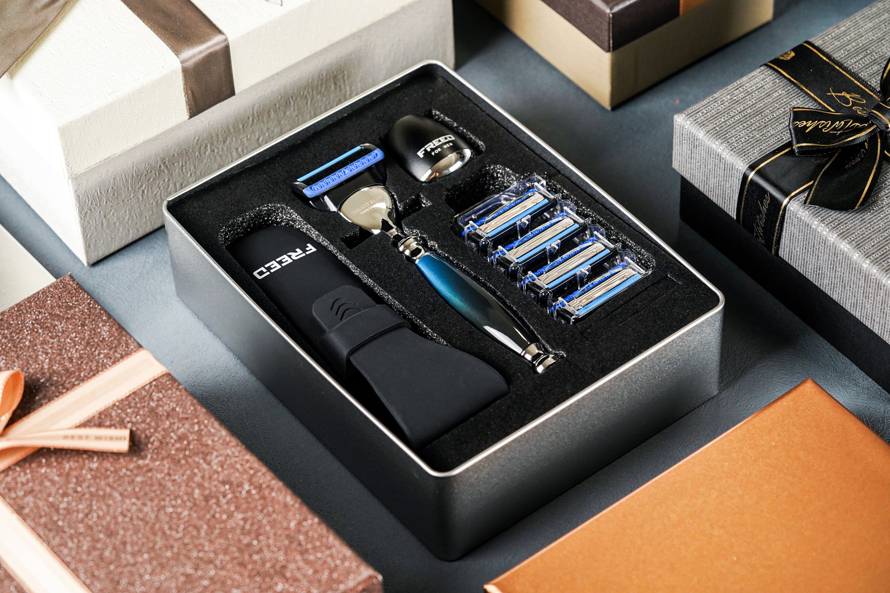 FREED TRAVEL FOUR-PIECE SAFETY RAZOR GIFT SET - galaxy Blue