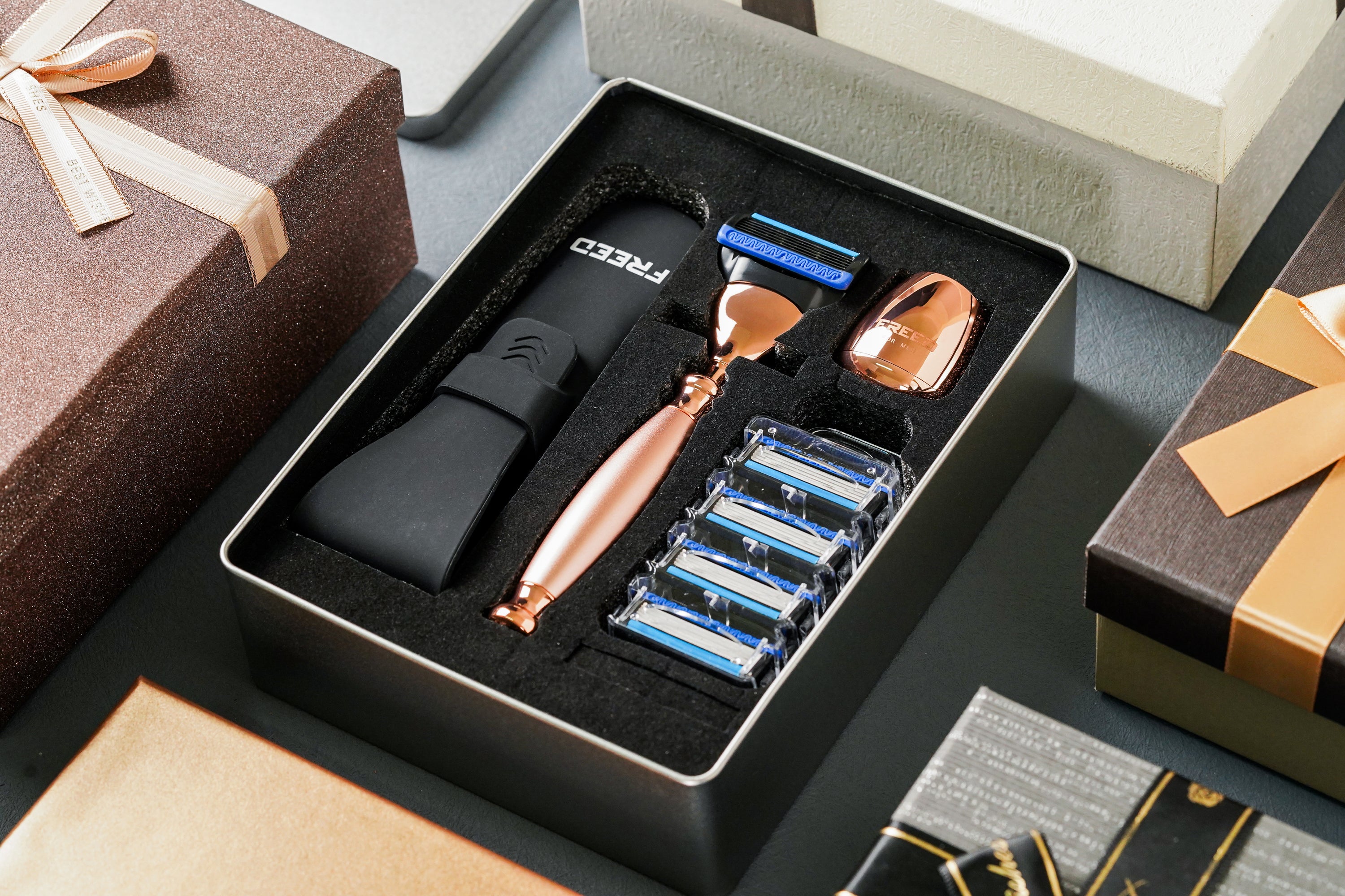 FREED ROSE GOLD Five-Blade Safety Razor Four Pieces Travel Set - Gold