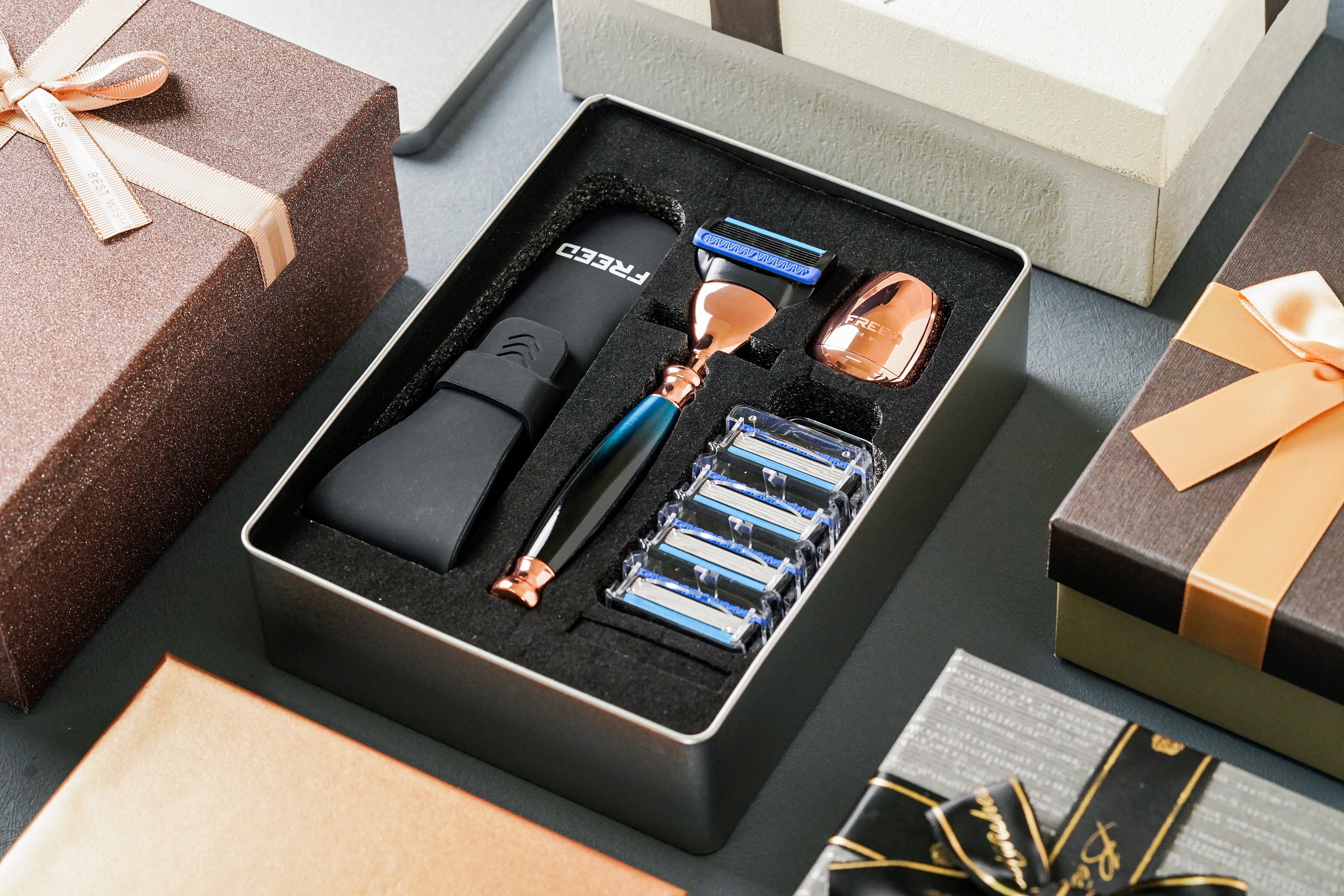 FREED ROSE GOLD Five-Blade Safety Razor Four Pieces Travel Set - Galaxy Blue