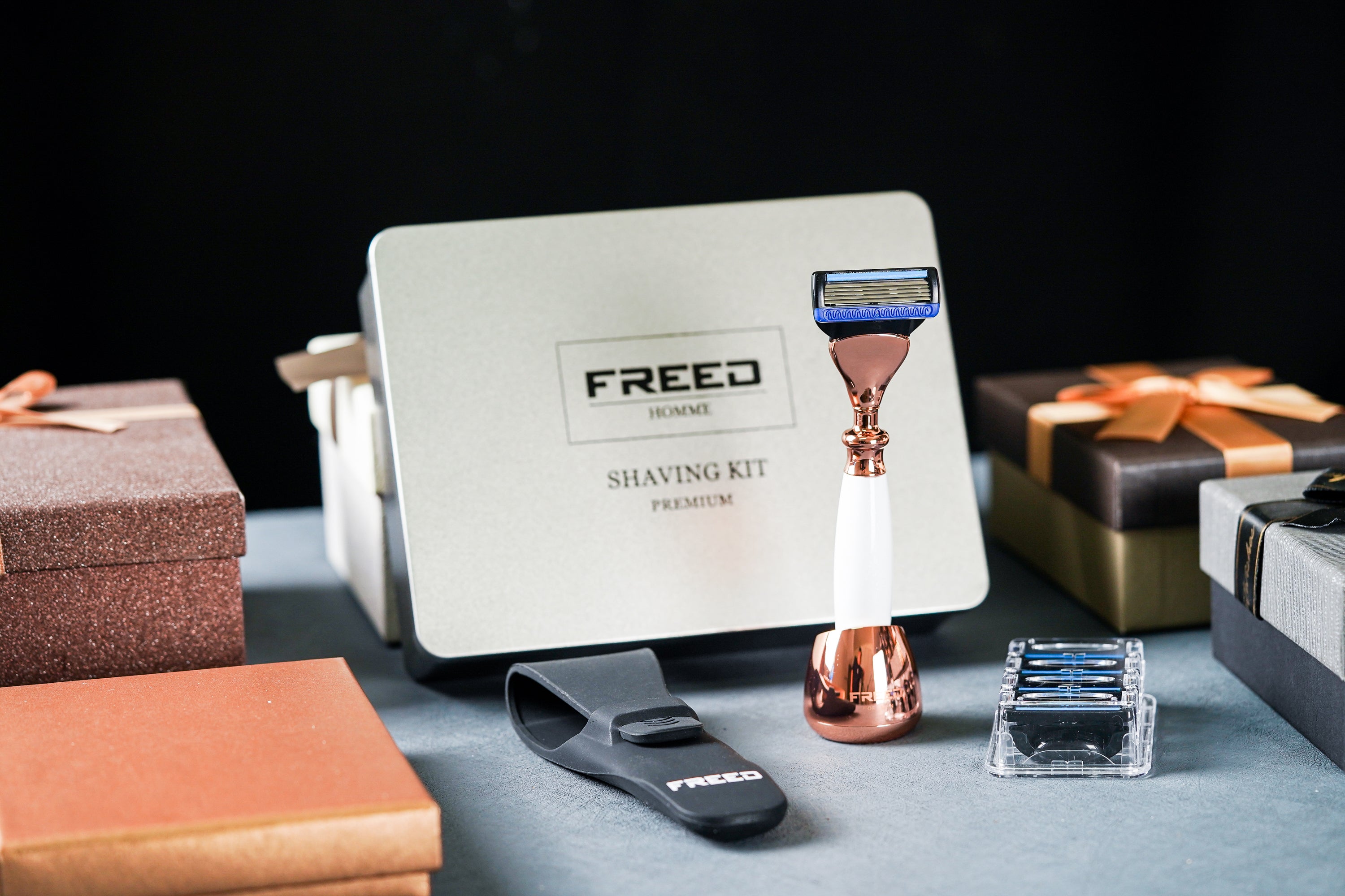 FREED ROSE GOLD Five-Blade Safety Razor Four Pieces Travel Set - pearl White