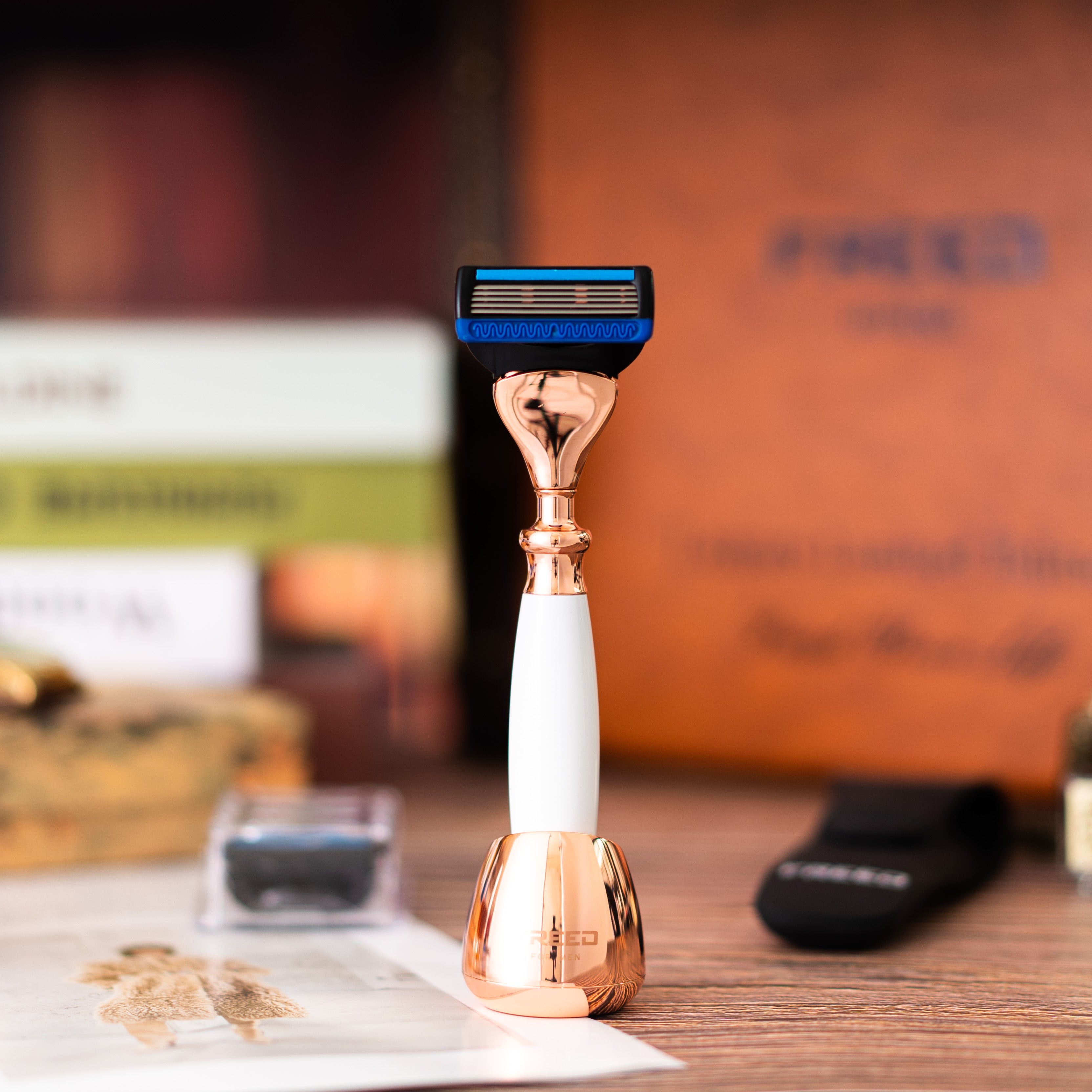 FREED ROSE GOLD Five-Blade Safety Razor Four Pieces Travel Set - pearl White